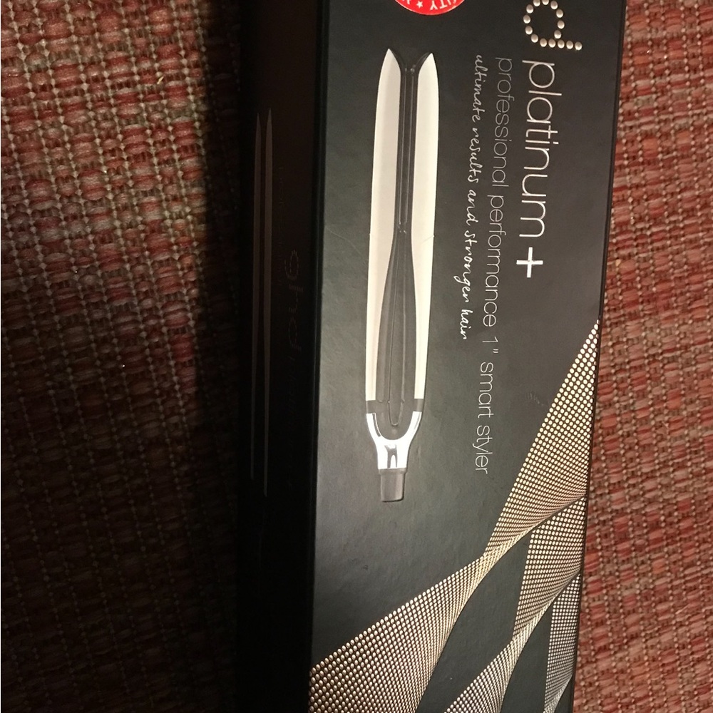 Ghd flat iron NEW -Platinum Plus! Selling Way below Retail! Nice!